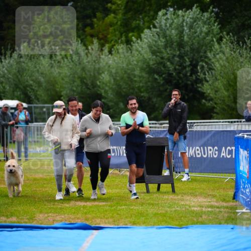 30.08.2026 - Elbe Triathlon Hamburg LAZAROV Photography http://msf.ph/oto/10045899 30.08.2026 17:09:45 Ziel  meine-sportfotos.de