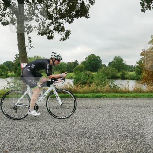 30.08.2026 - Elbe Triathlon Hamburg Michael Burmester http://msf.ph/oto/10045914 30.08.2026 09:19:58 Radfahren 381, 421 meine-sportfotos.de