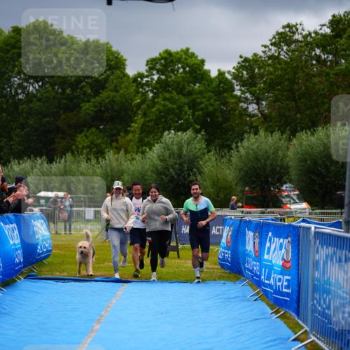 30.08.2026 - Elbe Triathlon Hamburg LAZAROV Photography http://msf.ph/oto/10045916 30.08.2026 17:09:47 Ziel  meine-sportfotos.de