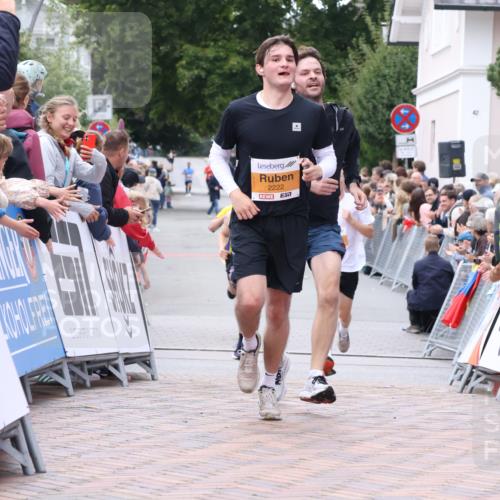 30.08.2026 - Blankeneser Heldenlauf Lena Gebhardt http://msf.ph/oto/10045930 30.08.2026 11:51:40 Ziel 2222, 2229, 2508, 2517, 2554, 2749, 2835 meine-sportfotos.de