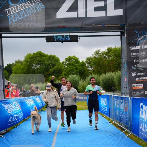 30.08.2026 - Elbe Triathlon Hamburg LAZAROV Photography http://msf.ph/oto/10045943 30.08.2026 17:09:50 Ziel  meine-sportfotos.de