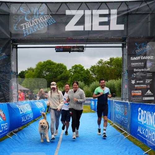 30.08.2026 - Elbe Triathlon Hamburg LAZAROV Photography http://msf.ph/oto/10045952 30.08.2026 17:09:50 Ziel  meine-sportfotos.de