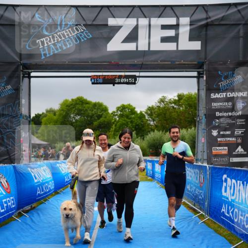 30.08.2026 - Elbe Triathlon Hamburg LAZAROV Photography http://msf.ph/oto/10045964 30.08.2026 17:09:51 Ziel  meine-sportfotos.de
