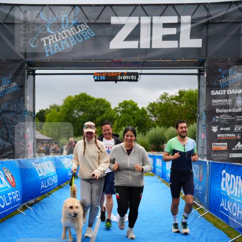 30.08.2026 - Elbe Triathlon Hamburg LAZAROV Photography http://msf.ph/oto/10045968 30.08.2026 17:09:51 Ziel  meine-sportfotos.de