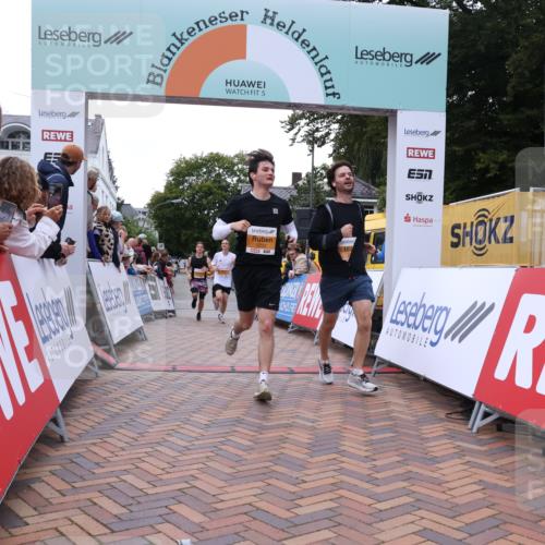 30.08.2026 - Blankeneser Heldenlauf Lena Gebhardt http://msf.ph/oto/10045974 30.08.2026 11:51:42 Ziel 2222, 2229, 2369, 2508, 2517, 2554, 2749, 2835 meine-sportfotos.de