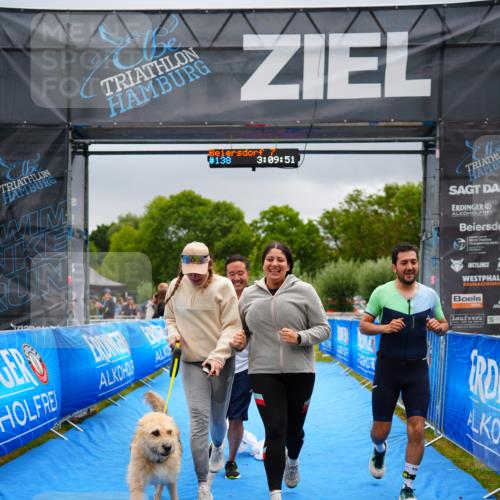 30.08.2026 - Elbe Triathlon Hamburg LAZAROV Photography http://msf.ph/oto/10045978 30.08.2026 17:09:51 Ziel  meine-sportfotos.de