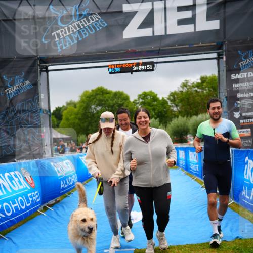 30.08.2026 - Elbe Triathlon Hamburg LAZAROV Photography http://msf.ph/oto/10045983 30.08.2026 17:09:51 Ziel  meine-sportfotos.de