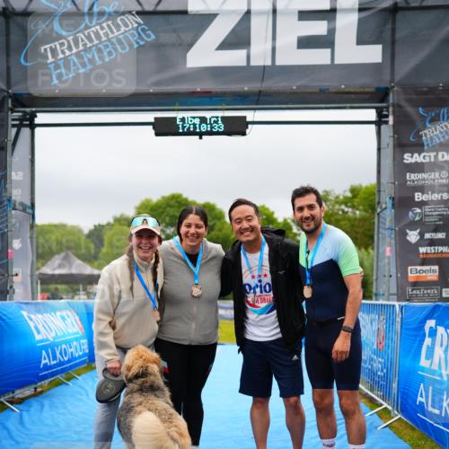 30.08.2026 - Elbe Triathlon Hamburg LAZAROV Photography http://msf.ph/oto/10046022 30.08.2026 17:10:33 Ziel  meine-sportfotos.de
