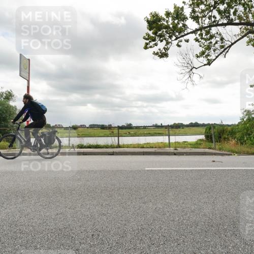30.08.2026 - Elbe Triathlon Hamburg Michael Burmester http://msf.ph/oto/10046070 30.08.2026 14:42:07 Radfahren  meine-sportfotos.de