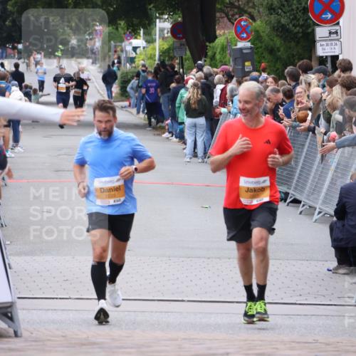 30.08.2026 - Blankeneser Heldenlauf Lena Gebhardt http://msf.ph/oto/10046084 30.08.2026 11:52:10 Ziel  meine-sportfotos.de