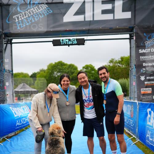 30.08.2026 - Elbe Triathlon Hamburg LAZAROV Photography http://msf.ph/oto/10046103 30.08.2026 17:10:38 Ziel  meine-sportfotos.de
