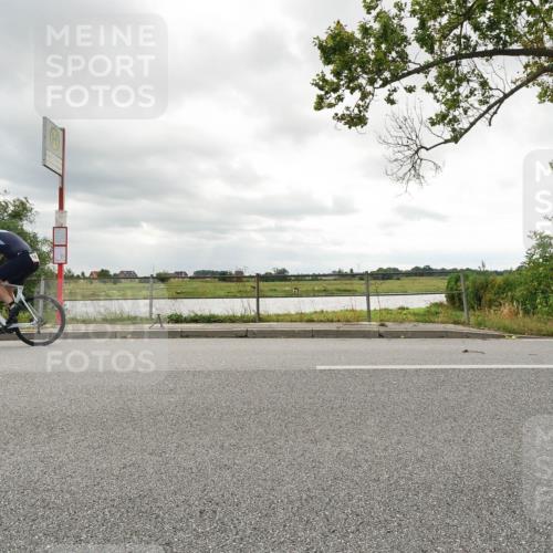 30.08.2026 - Elbe Triathlon Hamburg Michael Burmester http://msf.ph/oto/10046112 30.08.2026 14:43:04 Radfahren  meine-sportfotos.de