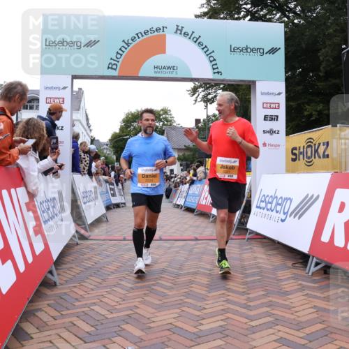 30.08.2026 - Blankeneser Heldenlauf Lena Gebhardt http://msf.ph/oto/10046139 30.08.2026 11:52:17 Ziel 2221, 2223 meine-sportfotos.de
