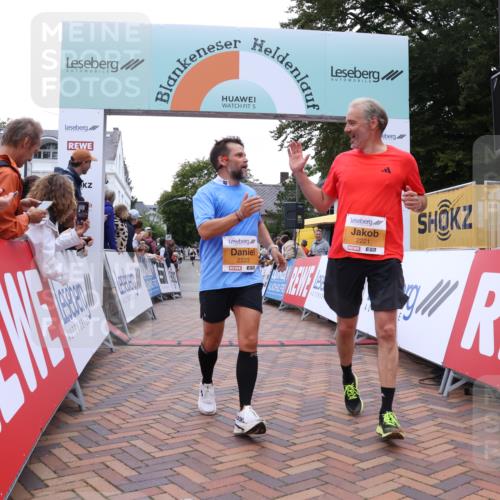 30.08.2026 - Blankeneser Heldenlauf Lena Gebhardt http://msf.ph/oto/10046153 30.08.2026 11:52:17 Ziel 2221, 2223 meine-sportfotos.de