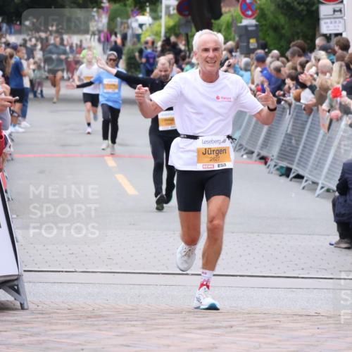 30.08.2026 - Blankeneser Heldenlauf Lena Gebhardt http://msf.ph/oto/10046346 30.08.2026 11:52:39 Ziel 2529, 2627, 2709 meine-sportfotos.de