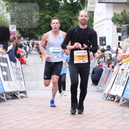 30.08.2026 - Blankeneser Heldenlauf Lena Gebhardt http://msf.ph/oto/10046415 30.08.2026 11:52:47 Ziel 2627, 2944, 4456 meine-sportfotos.de