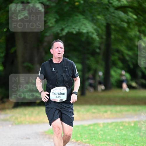 30.08.2026 - Blankeneser Heldenlauf Dr. Thomas Lammeyer http://msf.ph/oto/10046500 30.08.2026 11:24:34 Laufen 4228, 57 meine-sportfotos.de