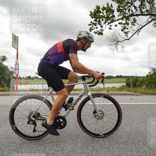 30.08.2026 - Elbe Triathlon Hamburg Michael Burmester http://msf.ph/oto/10046529 30.08.2026 14:49:38 Radfahren 128 meine-sportfotos.de