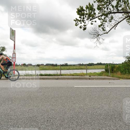 30.08.2026 - Elbe Triathlon Hamburg Michael Burmester http://msf.ph/oto/10046534 30.08.2026 14:49:39 Radfahren 128 meine-sportfotos.de