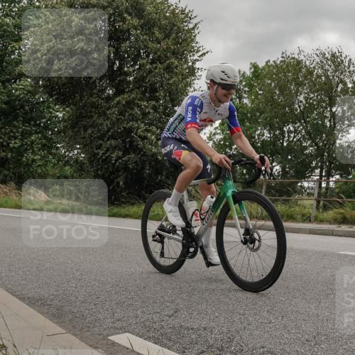 30.08.2026 - Elbe Triathlon Hamburg Michael Burmester http://msf.ph/oto/10046561 30.08.2026 15:38:07 Radfahren  meine-sportfotos.de