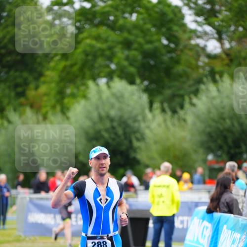 30.08.2026 - Elbe Triathlon Hamburg LAZAROV Photography http://msf.ph/oto/10046596 30.08.2026 10:26:00 Ziel 288 meine-sportfotos.de