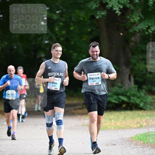 30.08.2026 - Blankeneser Heldenlauf Dr. Thomas Lammeyer http://msf.ph/oto/10046599 30.08.2026 11:24:51 Laufen 4292, 4291, 57 meine-sportfotos.de