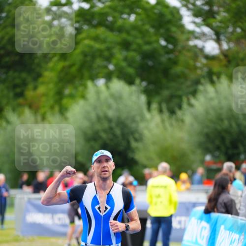 30.08.2026 - Elbe Triathlon Hamburg LAZAROV Photography http://msf.ph/oto/10046600 30.08.2026 10:26:00 Ziel 288 meine-sportfotos.de