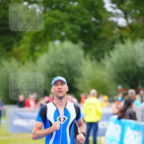 30.08.2026 - Elbe Triathlon Hamburg LAZAROV Photography http://msf.ph/oto/10046617 30.08.2026 10:26:00 Ziel 288 meine-sportfotos.de