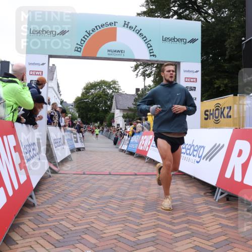 30.08.2026 - Blankeneser Heldenlauf Lena Gebhardt http://msf.ph/oto/10046619 30.08.2026 11:53:00 Ziel 2016, 2635, 2911 meine-sportfotos.de