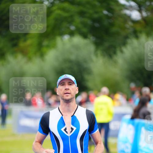 30.08.2026 - Elbe Triathlon Hamburg LAZAROV Photography http://msf.ph/oto/10046626 30.08.2026 10:26:01 Ziel 288 meine-sportfotos.de