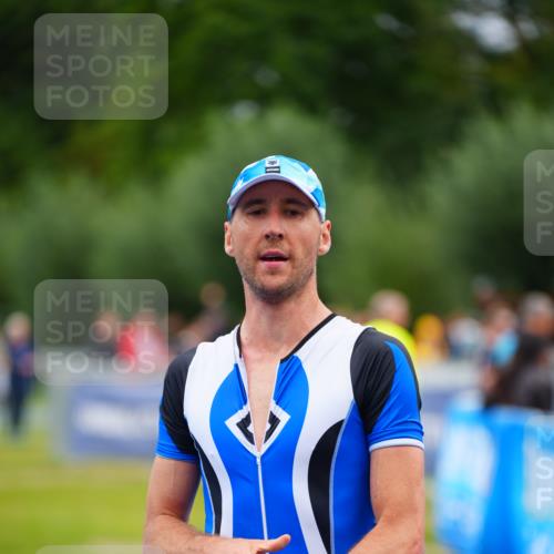30.08.2026 - Elbe Triathlon Hamburg LAZAROV Photography http://msf.ph/oto/10046631 30.08.2026 10:26:01 Ziel 288 meine-sportfotos.de