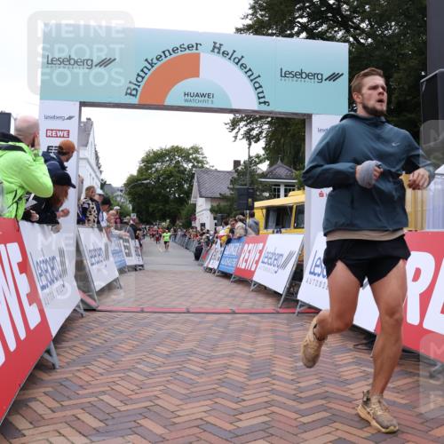 30.08.2026 - Blankeneser Heldenlauf Lena Gebhardt http://msf.ph/oto/10046632 30.08.2026 11:53:01 Ziel 2016, 2635 meine-sportfotos.de