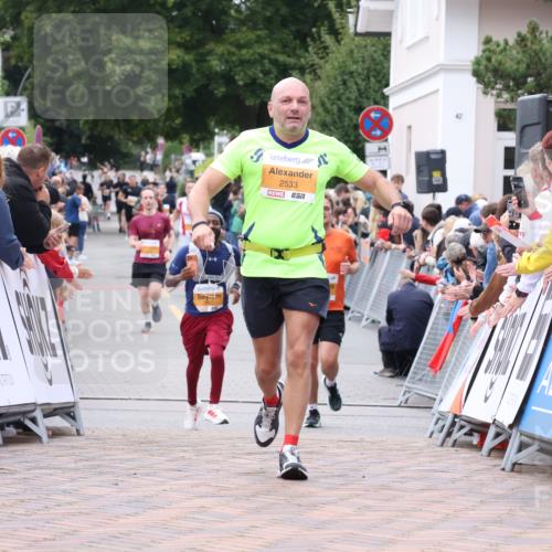 30.08.2026 - Blankeneser Heldenlauf Lena Gebhardt http://msf.ph/oto/10046673 30.08.2026 11:53:09 Ziel 2533, 2790, 2902 meine-sportfotos.de