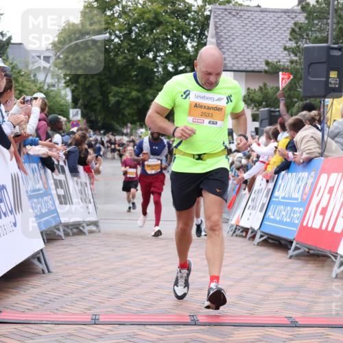 30.08.2026 - Blankeneser Heldenlauf Lena Gebhardt http://msf.ph/oto/10046687 30.08.2026 11:53:11 Ziel 2533, 2790, 2902 meine-sportfotos.de