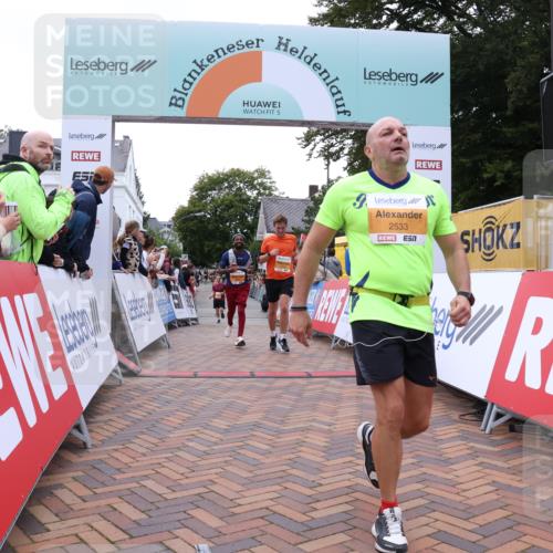30.08.2026 - Blankeneser Heldenlauf Lena Gebhardt http://msf.ph/oto/10046714 30.08.2026 11:53:12 Ziel 2533, 2790, 2902 meine-sportfotos.de