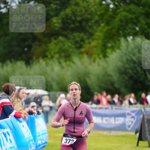30.08.2026 - Elbe Triathlon Hamburg LAZAROV Photography http://msf.ph/oto/10046724 30.08.2026 10:26:22 Ziel 286, 372 meine-sportfotos.de