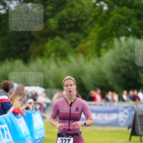 30.08.2026 - Elbe Triathlon Hamburg LAZAROV Photography http://msf.ph/oto/10046734 30.08.2026 10:26:23 Ziel 286, 372 meine-sportfotos.de