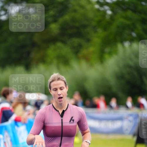 30.08.2026 - Elbe Triathlon Hamburg LAZAROV Photography http://msf.ph/oto/10046764 30.08.2026 10:26:24 Ziel 286, 372 meine-sportfotos.de