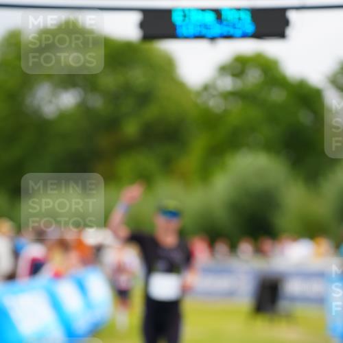 30.08.2026 - Elbe Triathlon Hamburg LAZAROV Photography http://msf.ph/oto/10046777 30.08.2026 10:26:31 Ziel 286, 368 meine-sportfotos.de