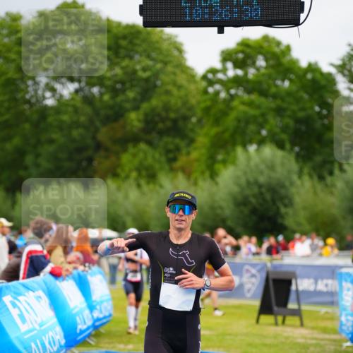 30.08.2026 - Elbe Triathlon Hamburg LAZAROV Photography http://msf.ph/oto/10046783 30.08.2026 10:26:31 Ziel 286, 368 meine-sportfotos.de