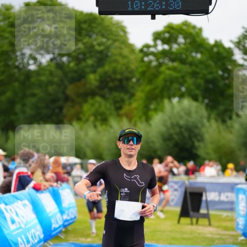 30.08.2026 - Elbe Triathlon Hamburg LAZAROV Photography http://msf.ph/oto/10046788 30.08.2026 10:26:31 Ziel 286, 368 meine-sportfotos.de