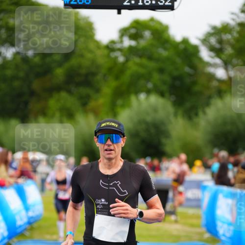 30.08.2026 - Elbe Triathlon Hamburg LAZAROV Photography http://msf.ph/oto/10046805 30.08.2026 10:26:32 Ziel 286, 368 meine-sportfotos.de