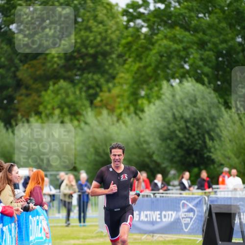 30.08.2026 - Elbe Triathlon Hamburg LAZAROV Photography http://msf.ph/oto/10046865 30.08.2026 10:26:41 Ziel 280 meine-sportfotos.de