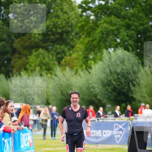 30.08.2026 - Elbe Triathlon Hamburg LAZAROV Photography http://msf.ph/oto/10046871 30.08.2026 10:26:41 Ziel 280 meine-sportfotos.de