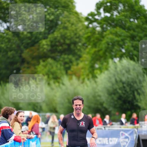 30.08.2026 - Elbe Triathlon Hamburg LAZAROV Photography http://msf.ph/oto/10046883 30.08.2026 10:26:42 Ziel 280 meine-sportfotos.de