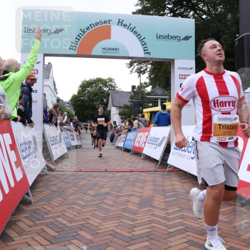 30.08.2026 - Blankeneser Heldenlauf Lena Gebhardt http://msf.ph/oto/10046897 30.08.2026 11:53:22 Ziel 2173, 2186, 2244, 2433, 2699 meine-sportfotos.de