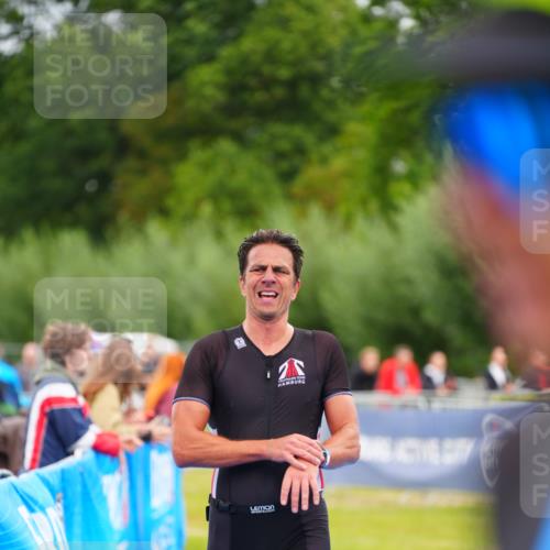 30.08.2026 - Elbe Triathlon Hamburg LAZAROV Photography http://msf.ph/oto/10046910 30.08.2026 10:26:43 Ziel 280 meine-sportfotos.de