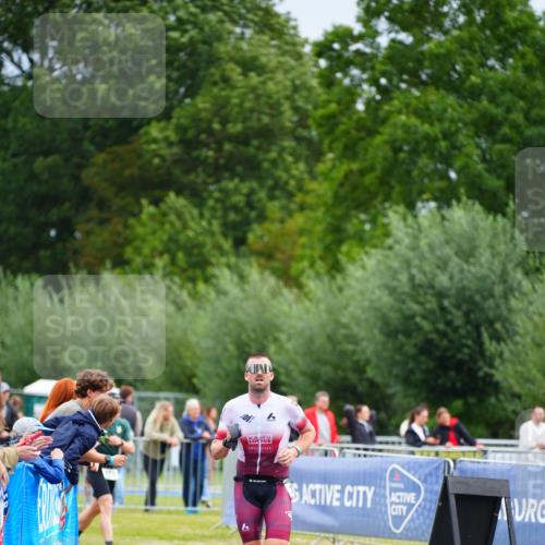 30.08.2026 - Elbe Triathlon Hamburg LAZAROV Photography http://msf.ph/oto/10046922 30.08.2026 10:27:54 Ziel 307 meine-sportfotos.de