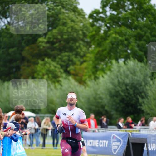 30.08.2026 - Elbe Triathlon Hamburg LAZAROV Photography http://msf.ph/oto/10046938 30.08.2026 10:27:55 Ziel 307 meine-sportfotos.de