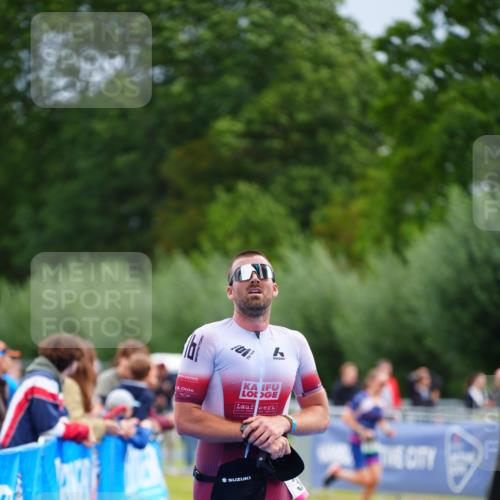 30.08.2026 - Elbe Triathlon Hamburg LAZAROV Photography http://msf.ph/oto/10046948 30.08.2026 10:27:57 Ziel 307 meine-sportfotos.de